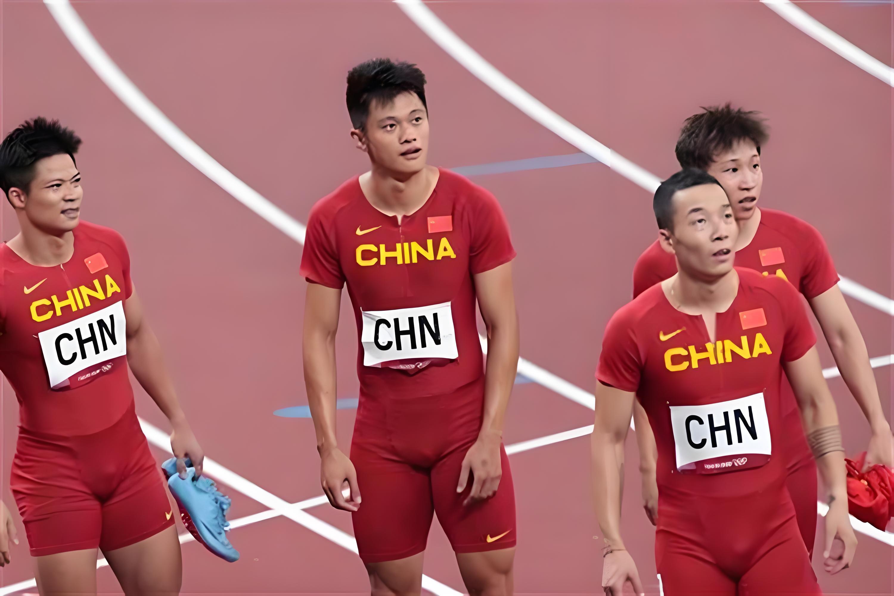 运动员坚韧不拔，拼尽全力争取胜利