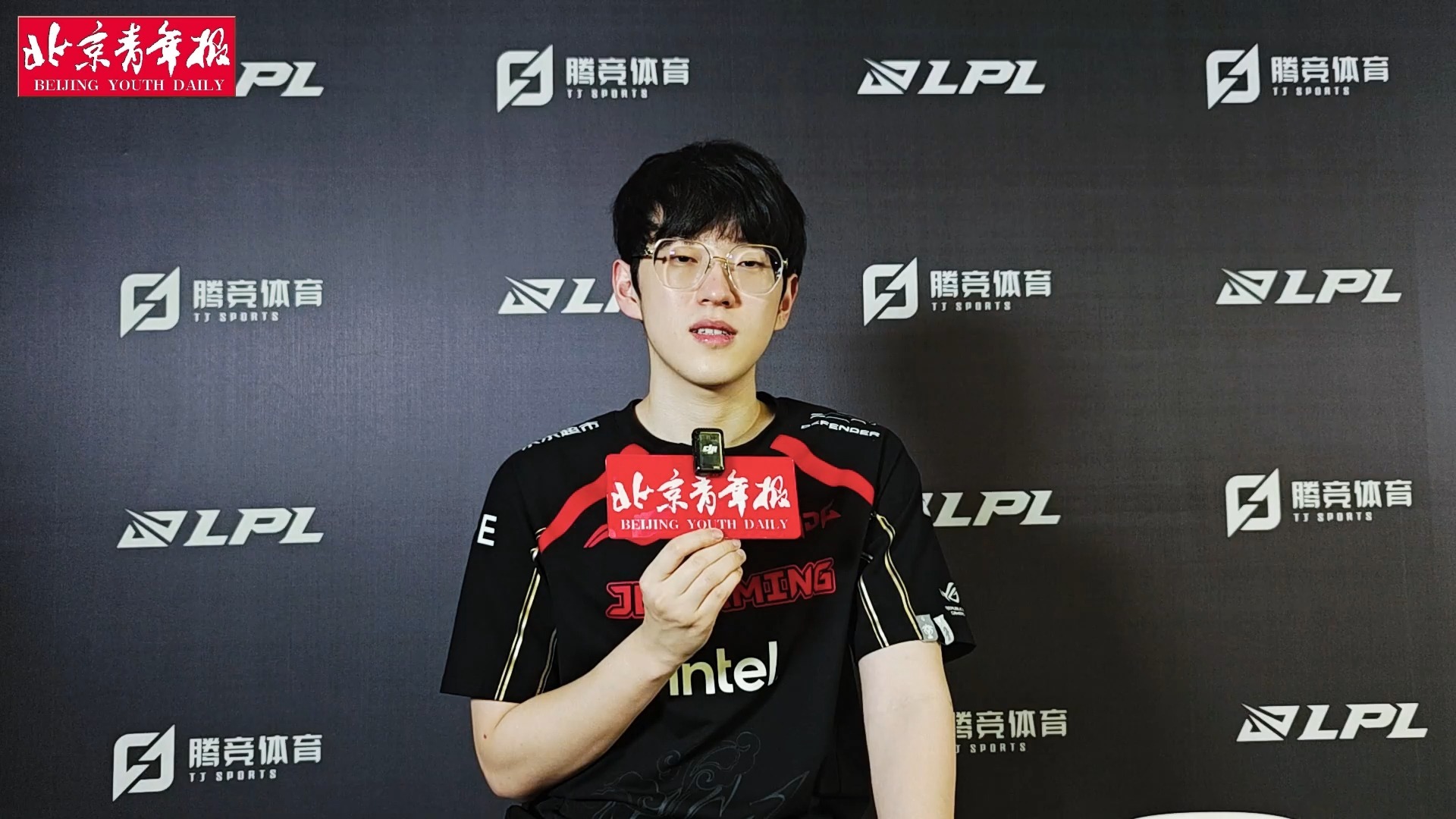 Scout回归赛场，出色防守首场状态亮眼，RNG观众沸腾！的简单介绍